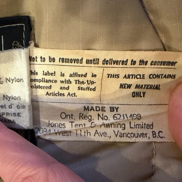 Vintage Canadian Down Parka with Fur-Trim Hood 🇨🇦 size Large - Picture 13 of 16